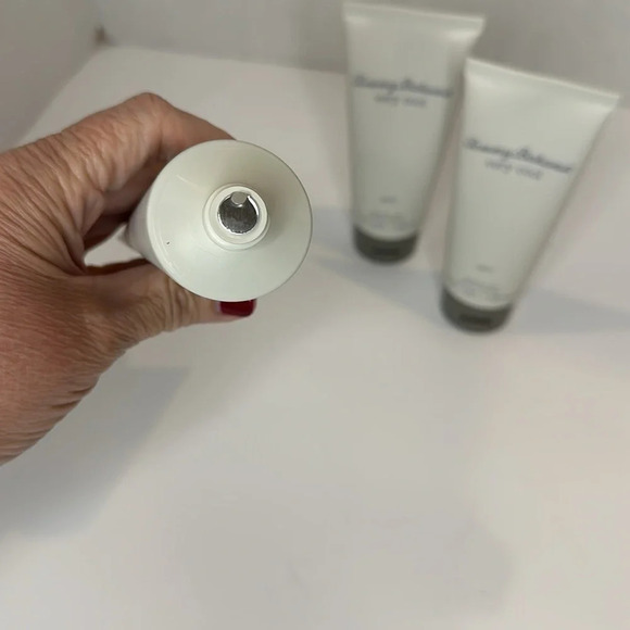 TOMMY BAHAMA MEN'S SHOWER GEL SET - Picture 4 of 5